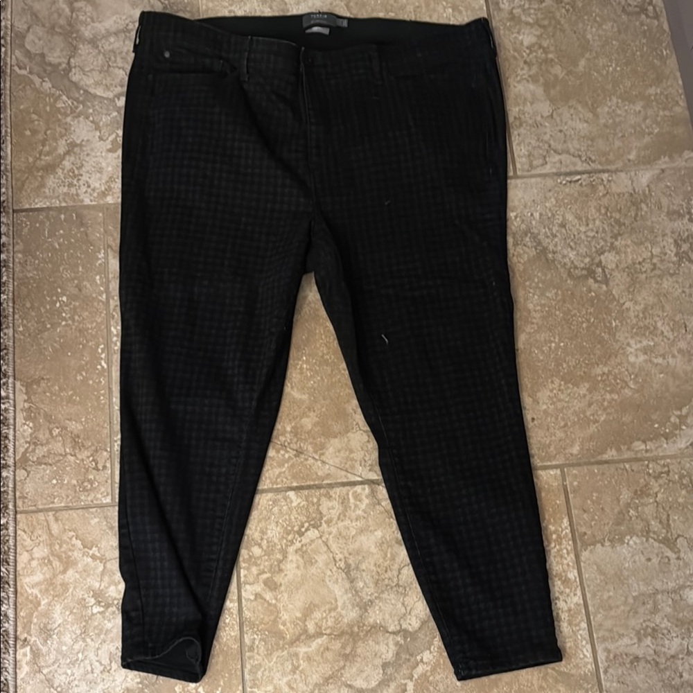 Torrid NWOT Sky High Skinny Jeans